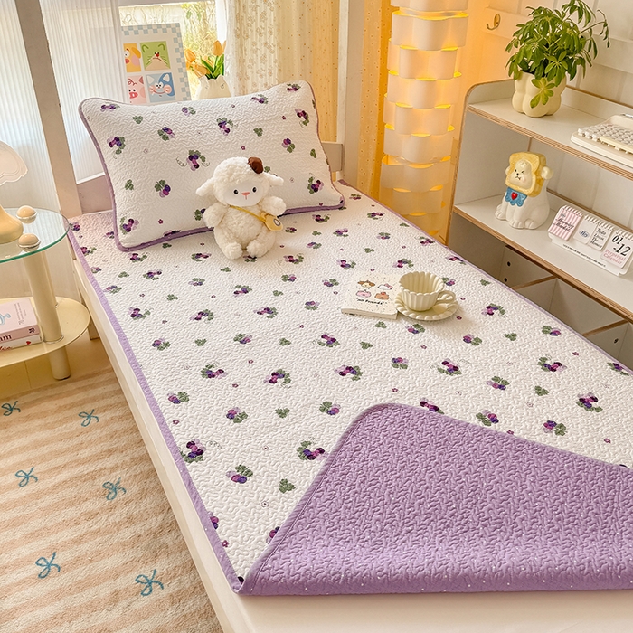 91家纺网 家纺一手货源 找家纺 期遇家居 2025新款13372全棉印花学生床盖双面纯棉宿舍床盖 紫葡萄