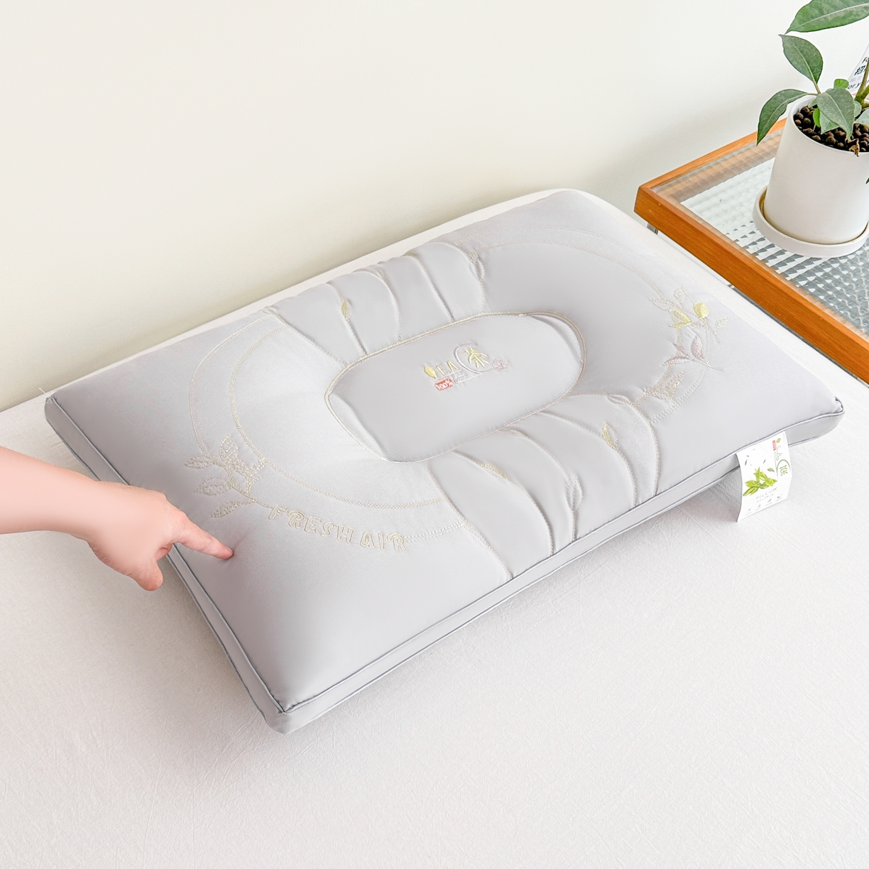 91家纺网 家纺一手货源 找家纺 橘夏家纺 2025新款刺绣款高档单人枕头枕芯亲肤透气单人舒睡保健枕睡眠不变形 雅韵灰