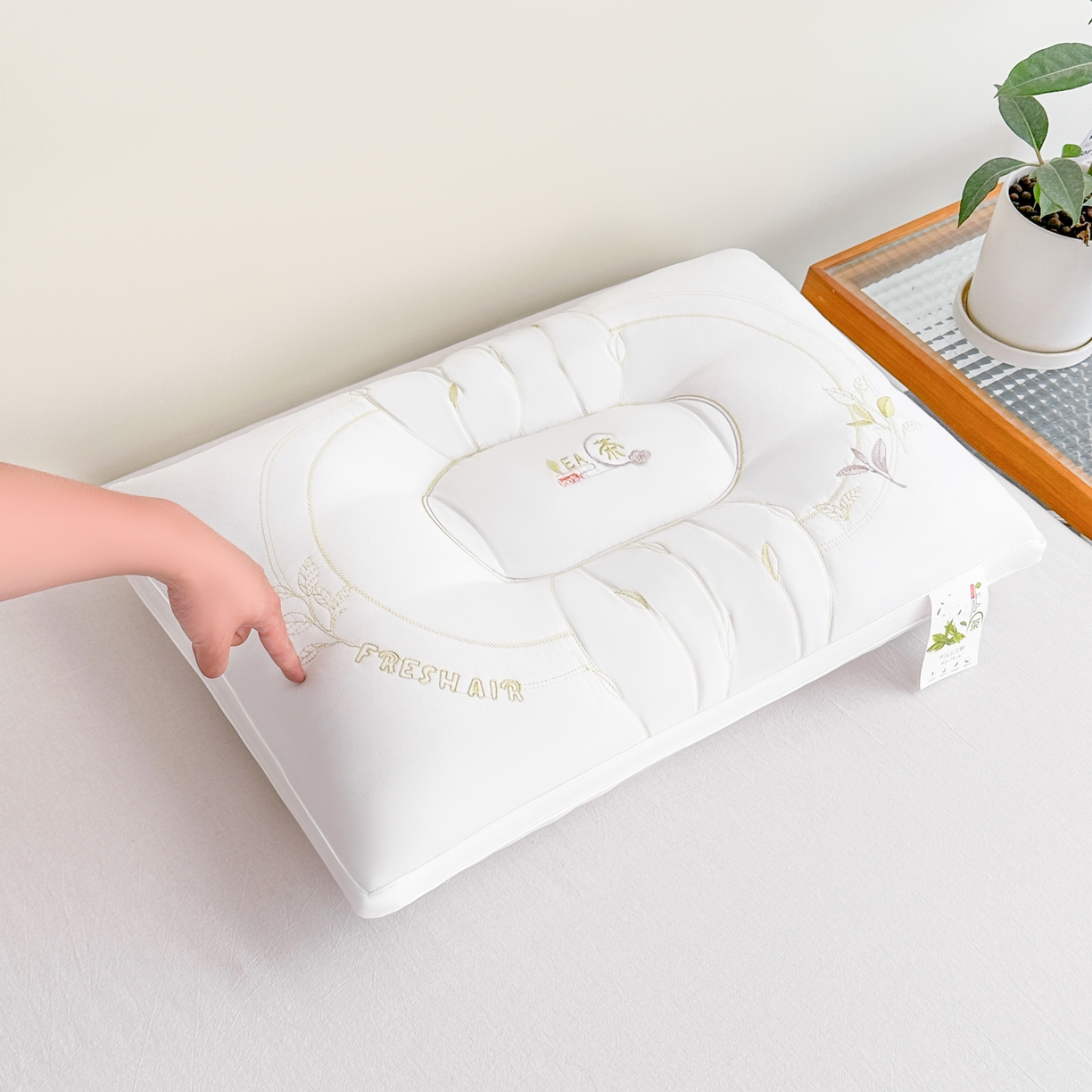 91家纺网 家纺一手货源 找家纺 橘夏家纺 2025新款刺绣款高档单人枕头枕芯亲肤透气单人舒睡保健枕睡眠不变形 栀子白