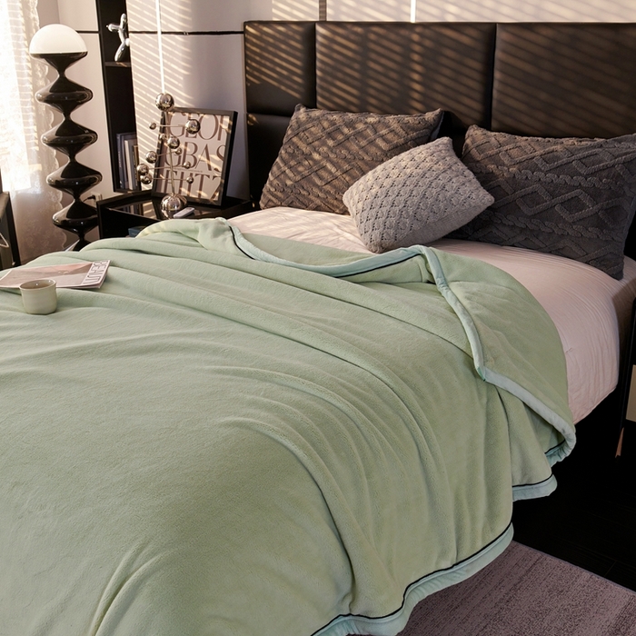 91家纺网 家纺一手货源 找家纺 馨米莱家纺 2025新款全消光牛奶绒毛毯 蒂芙绿