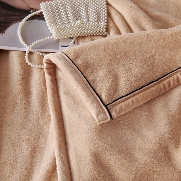 91家纺网 家纺一手货源 找家纺 馨米莱家纺 2025新款全消光牛奶绒毛毯 卡其色