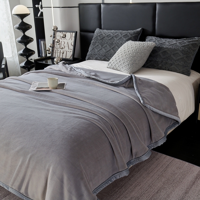 91家纺网 家纺一手货源 找家纺 馨米莱家纺 2025新款全消光牛奶绒毛毯 深灰色