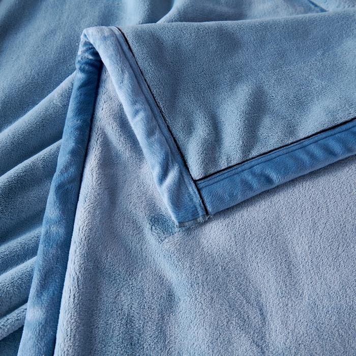 91家纺网 家纺一手货源 找家纺 馨米莱家纺 2025新款全消光牛奶绒毛毯 雾蓝色