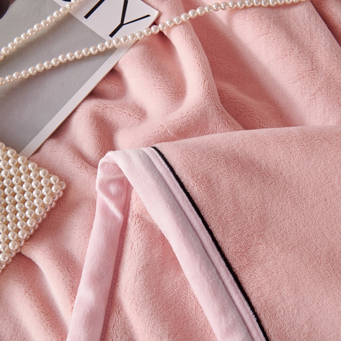 91家纺网 家纺一手货源 找家纺 馨米莱家纺 2025新款全消光牛奶绒毛毯 玉粉色