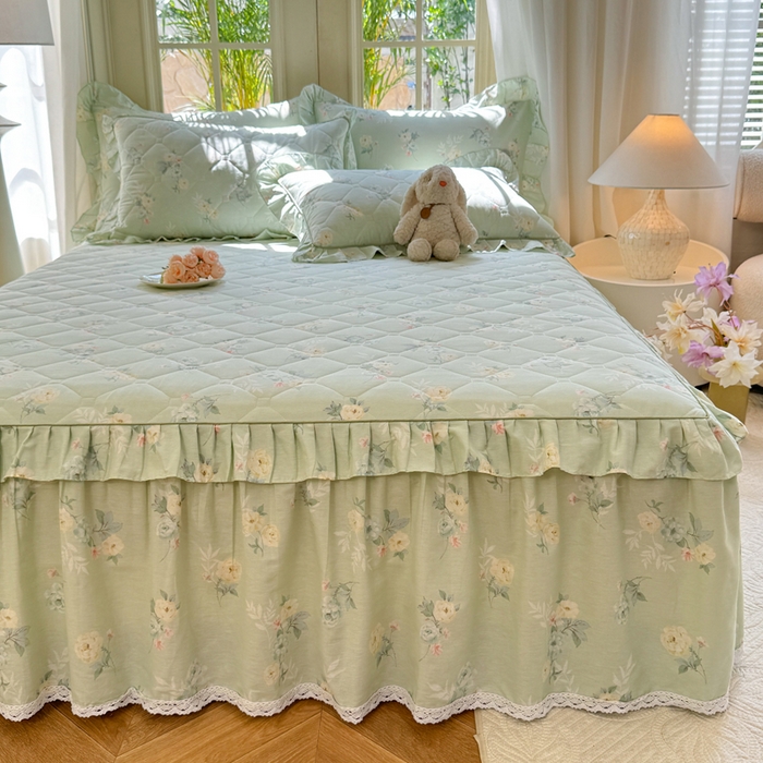 91家纺网 家纺一手货源 找家纺 美达2025全棉蕾丝小花边夹棉单床裙 千羽花信