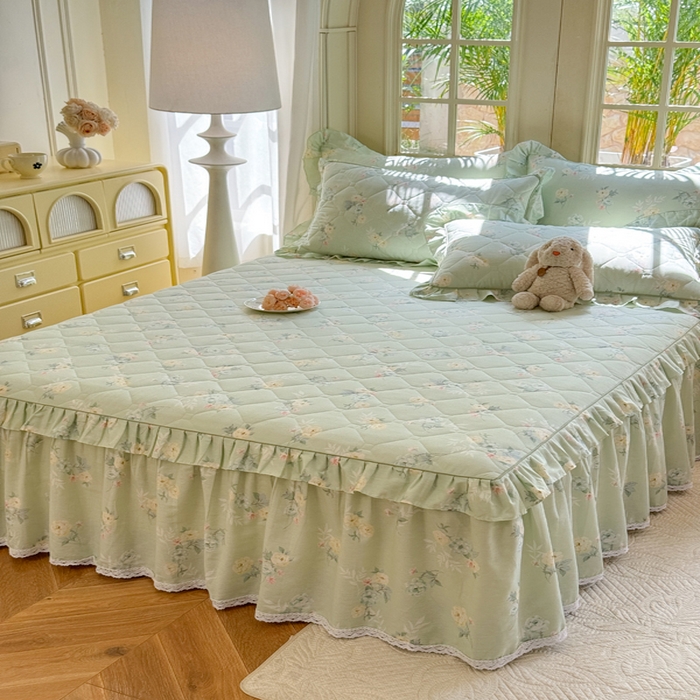 91家纺网 家纺一手货源 找家纺 美达2025全棉蕾丝小花边夹棉单床裙 千羽花信