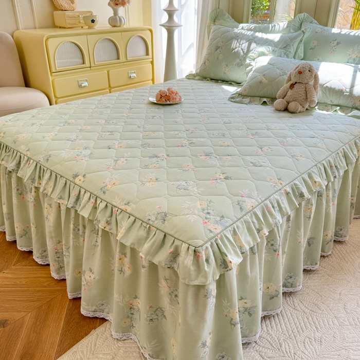 91家纺网 家纺一手货源 找家纺 美达2025全棉蕾丝小花边夹棉单床裙 千羽花信