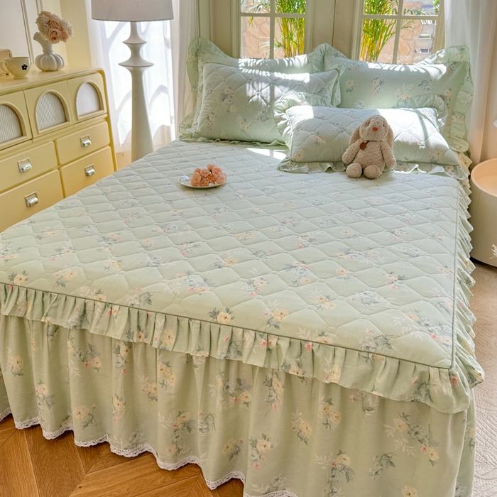 91家纺网 家纺一手货源 找家纺 美达2025全棉蕾丝小花边夹棉单床裙 千羽花信