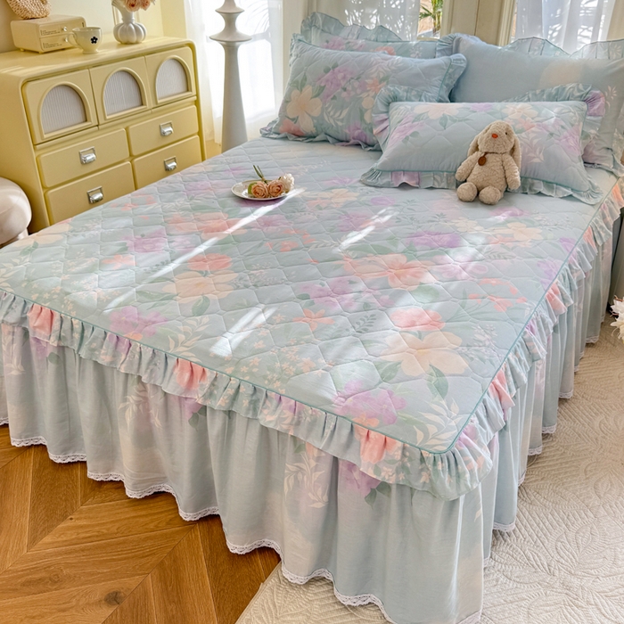 91家纺网 家纺一手货源 找家纺 美达2025全棉蕾丝小花边夹棉单床裙 清风烟雨