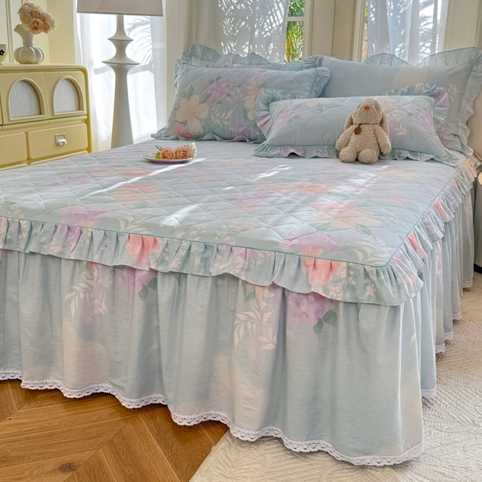 91家纺网 家纺一手货源 找家纺 美达2025全棉蕾丝小花边夹棉单床裙 清风烟雨