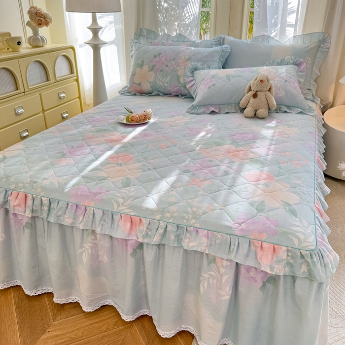 91家纺网 家纺一手货源 找家纺 美达2025全棉蕾丝小花边夹棉单床裙 清风烟雨