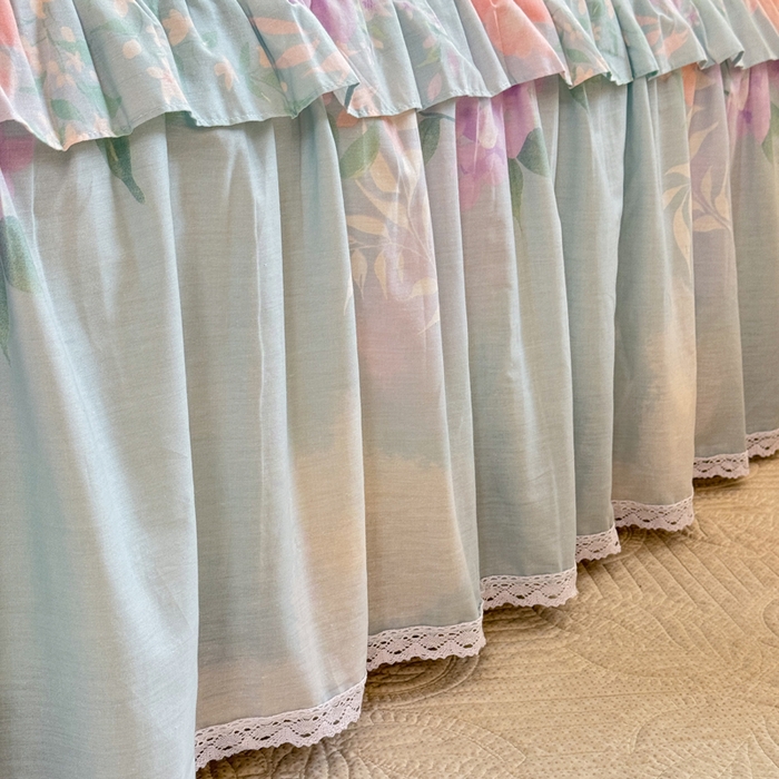 91家纺网 家纺一手货源 找家纺 美达2025全棉蕾丝小花边夹棉单床裙 清风烟雨