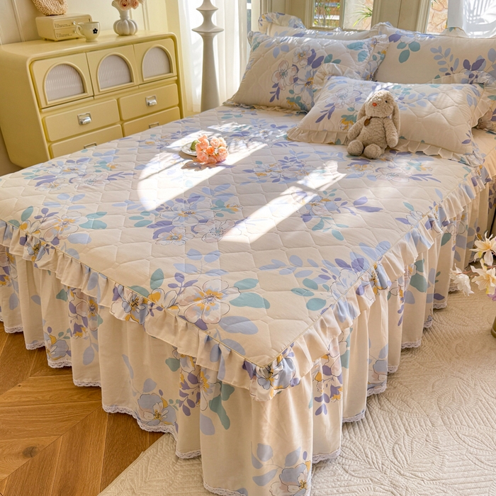 91家纺网 家纺一手货源 找家纺 美达2025全棉蕾丝小花边夹棉单床裙 如梦花季