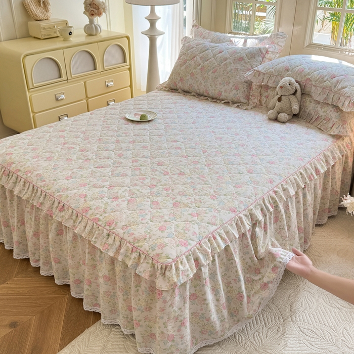 91家纺网 家纺一手货源 找家纺 美达2025全棉蕾丝小花边夹棉单床裙 嫣然花期-粉