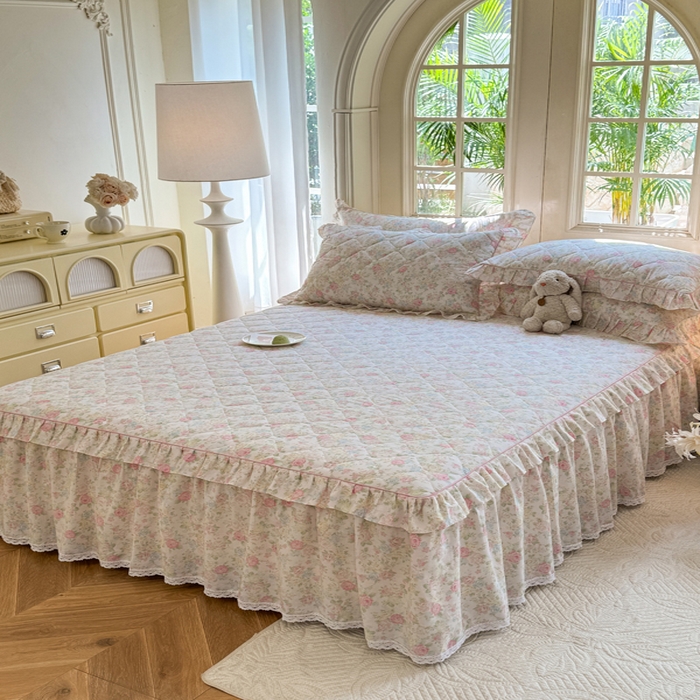 91家纺网 家纺一手货源 找家纺 美达2025全棉蕾丝小花边夹棉单床裙 嫣然花期-粉