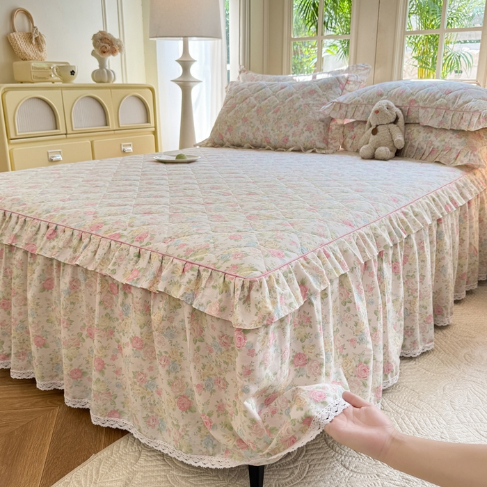 91家纺网 家纺一手货源 找家纺 美达2025全棉蕾丝小花边夹棉单床裙 嫣然花期-粉