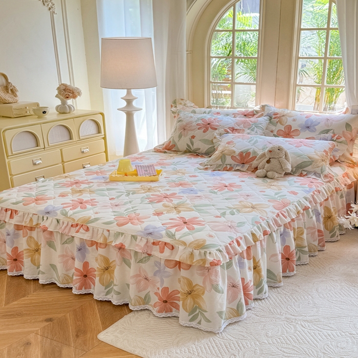 91家纺网 家纺一手货源 找家纺 美达2025全棉蕾丝小花边夹棉单床裙 云裳花谷