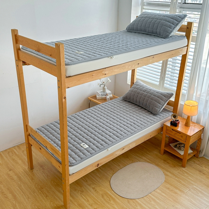 91家纺网 家纺一手货源 找家纺 梵朴 2025新款A类无印风水洗棉夹棉新疆棉花宿舍学生床垫床护垫 深灰