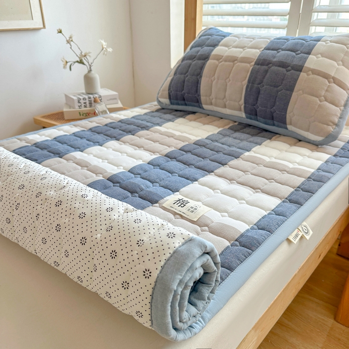 91家纺网 家纺一手货源 找家纺 梵朴 2025新款A类无印风水洗棉夹棉新疆棉花宿舍学生床垫床护垫 蓝绿大格