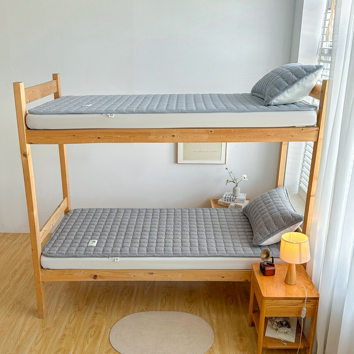 91家纺网 家纺一手货源 找家纺 梵朴 2025新款A类无印风水洗棉夹棉新疆棉花宿舍学生床垫床护垫 深灰