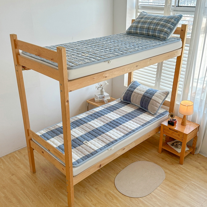 91家纺网 家纺一手货源 找家纺 梵朴 2025新款A类无印风水洗棉夹棉新疆棉花宿舍学生床垫床护垫 蓝绿大格