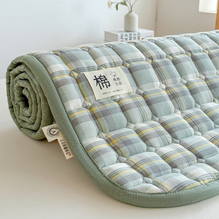 91家纺网 家纺一手货源 找家纺 梵朴 2025新款A类无印风水洗棉夹棉新疆棉花宿舍学生床垫床护垫 简析绿