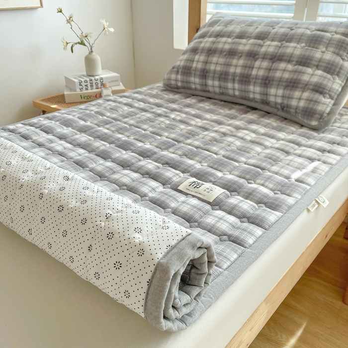 91家纺网 家纺一手货源 找家纺 梵朴 2025新款A类无印风水洗棉夹棉新疆棉花宿舍学生床垫床护垫 洛可可灰