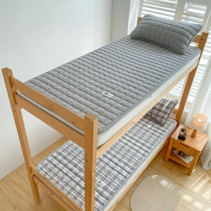 91家纺网 家纺一手货源 找家纺 梵朴 2025新款A类无印风水洗棉夹棉新疆棉花宿舍学生床垫床护垫 洛可可灰