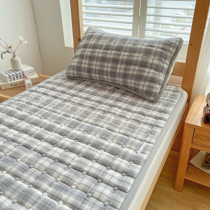 91家纺网 家纺一手货源 找家纺 梵朴 2025新款A类无印风水洗棉夹棉新疆棉花宿舍学生床垫床护垫 洛可可灰