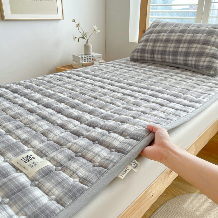 91家纺网 家纺一手货源 找家纺 梵朴 2025新款A类无印风水洗棉夹棉新疆棉花宿舍学生床垫床护垫 洛可可灰