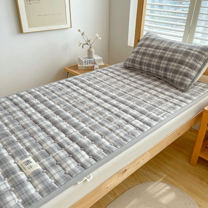 91家纺网 家纺一手货源 找家纺 梵朴 2025新款A类无印风水洗棉夹棉新疆棉花宿舍学生床垫床护垫 洛可可灰