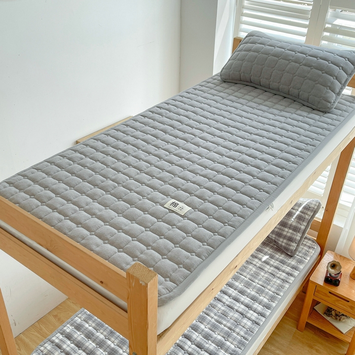 91家纺网 家纺一手货源 找家纺 梵朴 2025新款A类无印风水洗棉夹棉新疆棉花宿舍学生床垫床护垫 洛可可灰