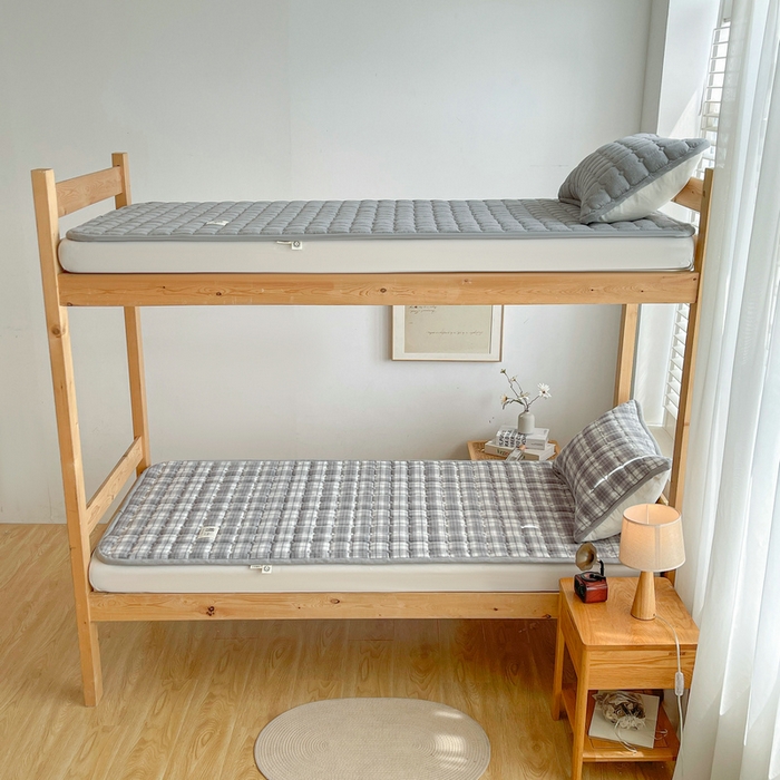 91家纺网 家纺一手货源 找家纺 梵朴 2025新款A类无印风水洗棉夹棉新疆棉花宿舍学生床垫床护垫 洛可可灰