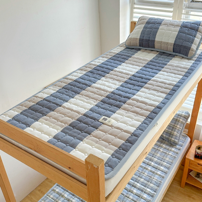 91家纺网 家纺一手货源 找家纺 梵朴 2025新款A类无印风水洗棉夹棉新疆棉花宿舍学生床垫床护垫 简析蓝