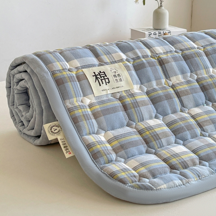 91家纺网 家纺一手货源 找家纺 梵朴 2025新款A类无印风水洗棉夹棉新疆棉花宿舍学生床垫床护垫 简析蓝