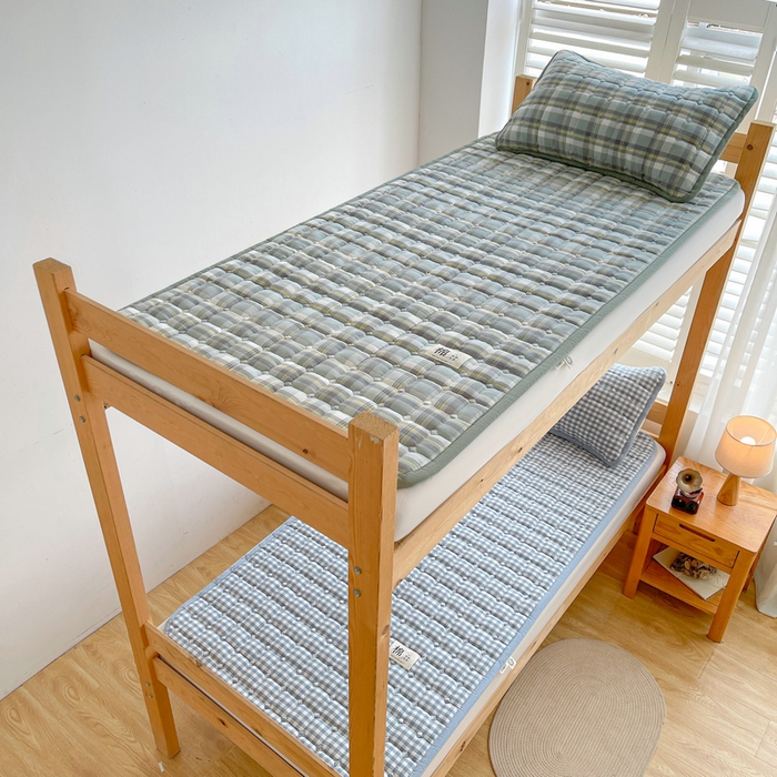 91家纺网 家纺一手货源 找家纺 梵朴 2025新款A类无印风水洗棉夹棉新疆棉花宿舍学生床垫床护垫 蓝小格