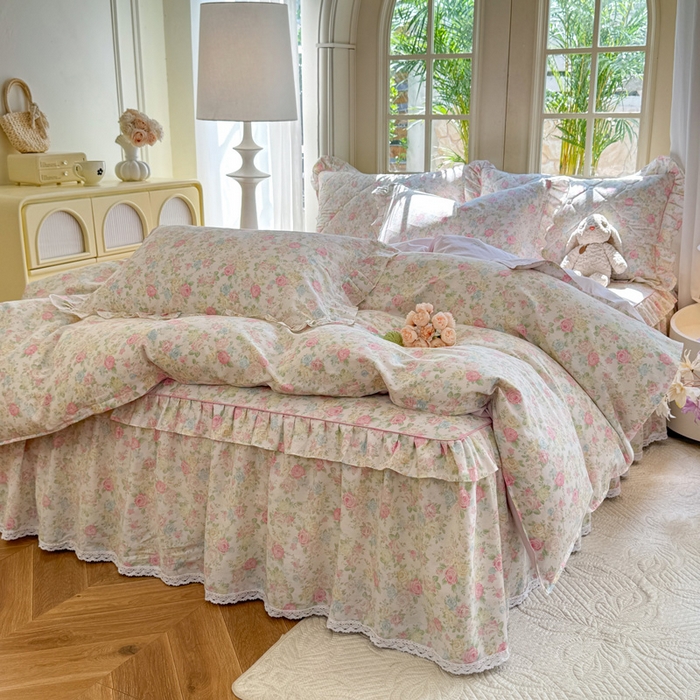 91家纺网 家纺一手货源 找家纺 美达家纺2025全棉蕾丝小花边夹棉床裙四件套 嫣然花期-粉