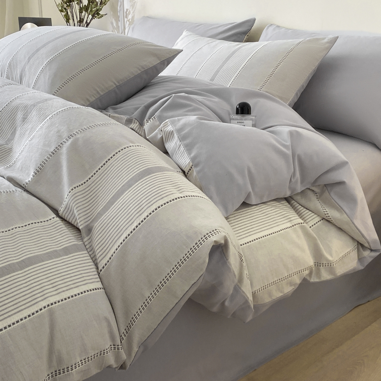 91家纺网 家纺一手货源 找家纺 ab家纺 2025新款全棉色织提花四件套 瑞拉-浅灰