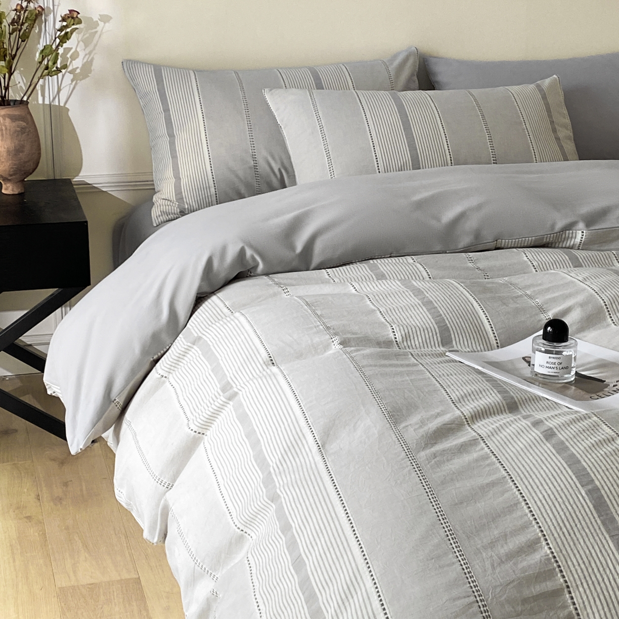 91家纺网 家纺一手货源 找家纺 ab家纺 2025新款全棉色织提花四件套 瑞拉-浅灰