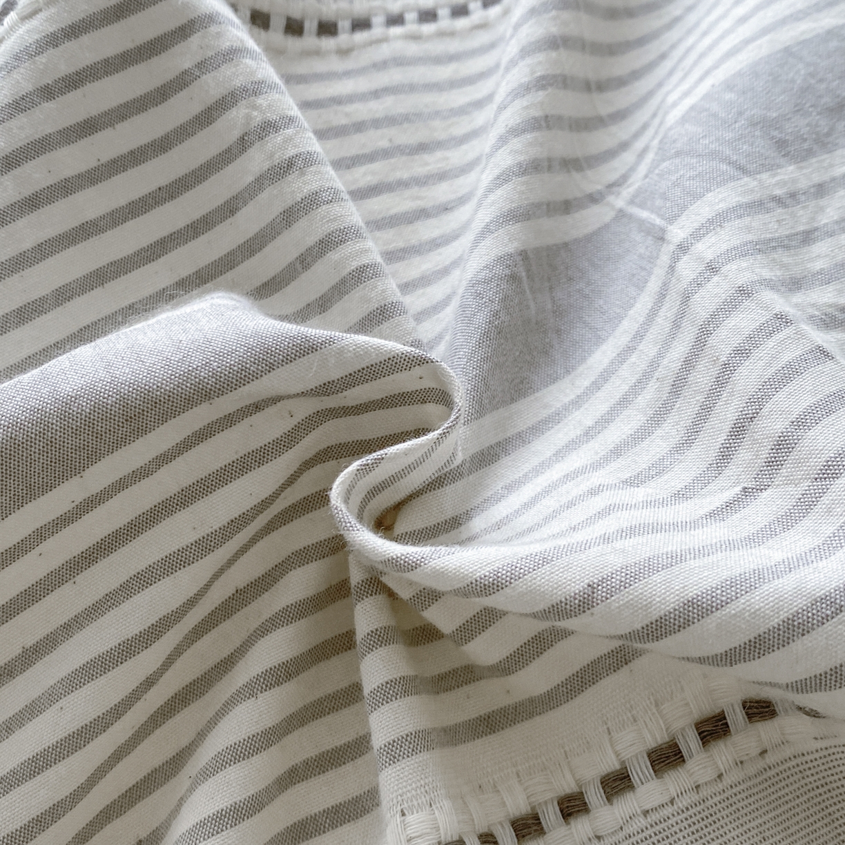 91家纺网 家纺一手货源 找家纺 ab家纺 2025新款全棉色织提花四件套 瑞拉-浅灰