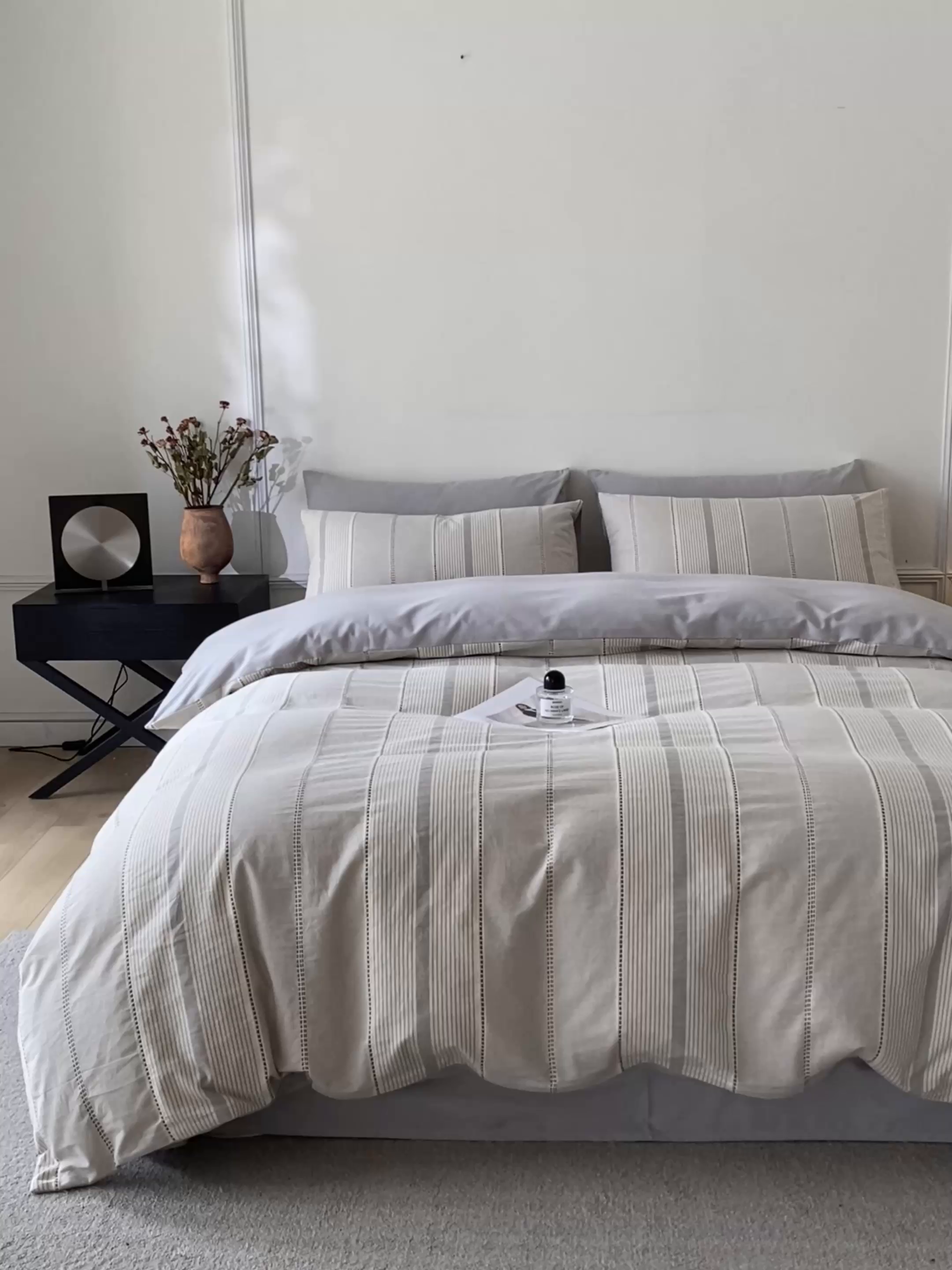 91家纺网 家纺一手货源 找家纺 ab家纺 2025新款全棉色织提花四件套 瑞拉-浅灰