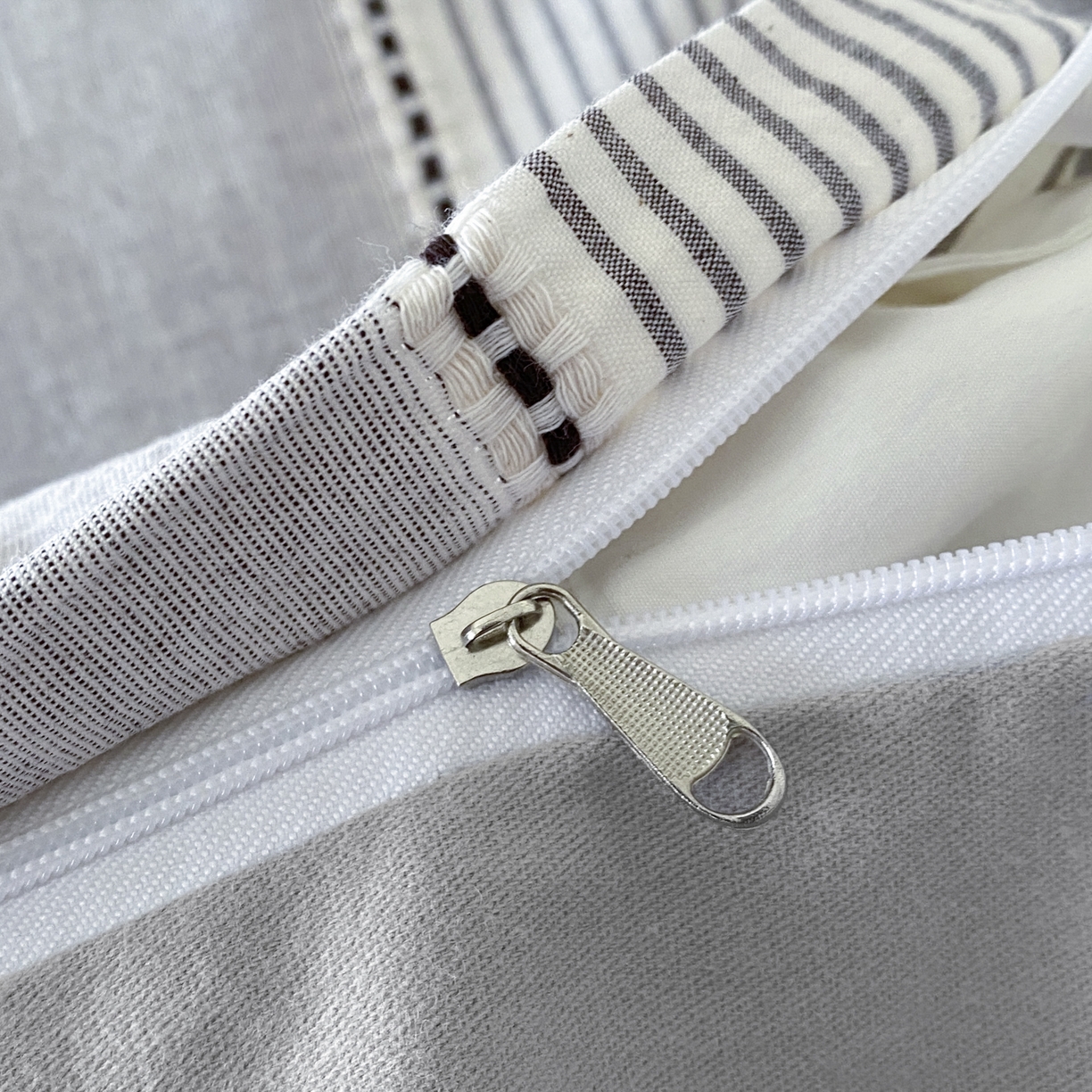 91家纺网 家纺一手货源 找家纺 ab家纺 2025新款全棉色织提花四件套 瑞拉-深灰