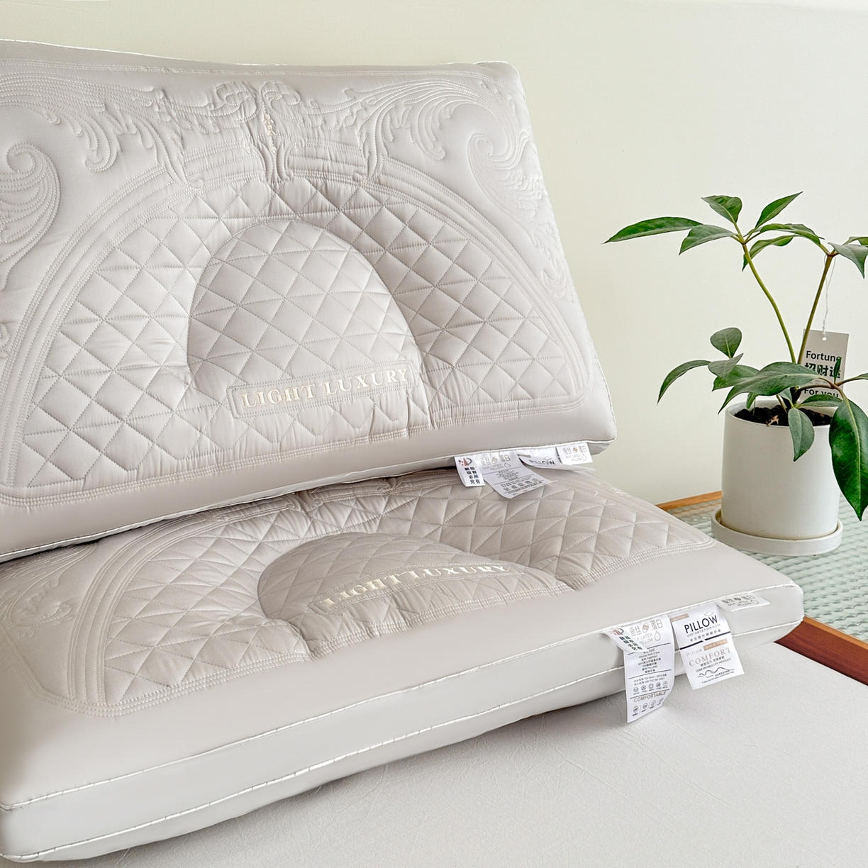 91家纺网 家纺一手货源 找家纺 （总）万聚凯枕芯 2025新款羽丝绒蛋白枕头家用护颈椎助睡眠枕芯成人学生宿舍记忆枕枕头