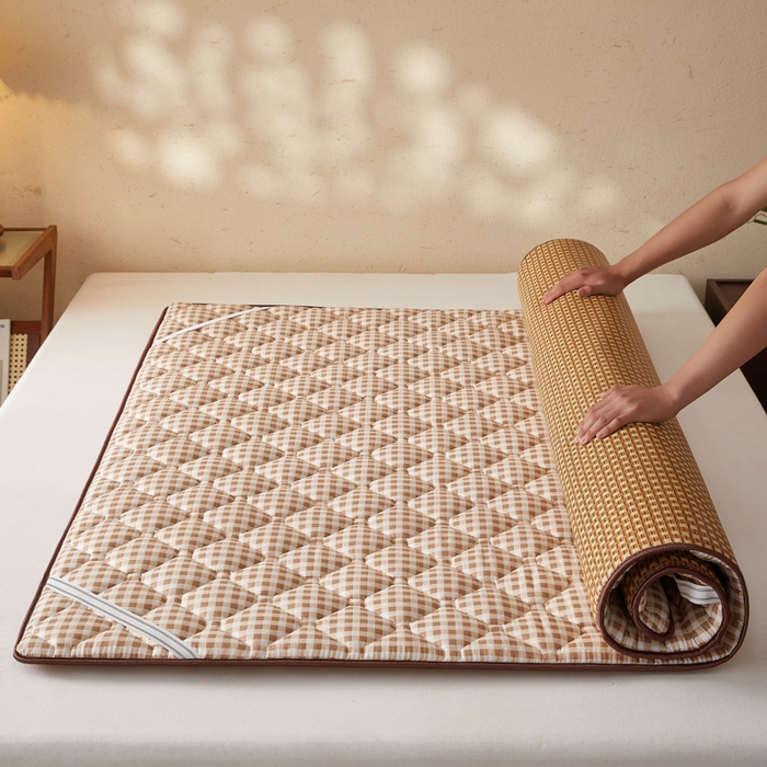 91家纺网 家纺一手货源 找家纺 卡派 2025新款双面可用 冰藤夹棉床褥-大床款 冰藤床褥—咖小格（玉米粒）