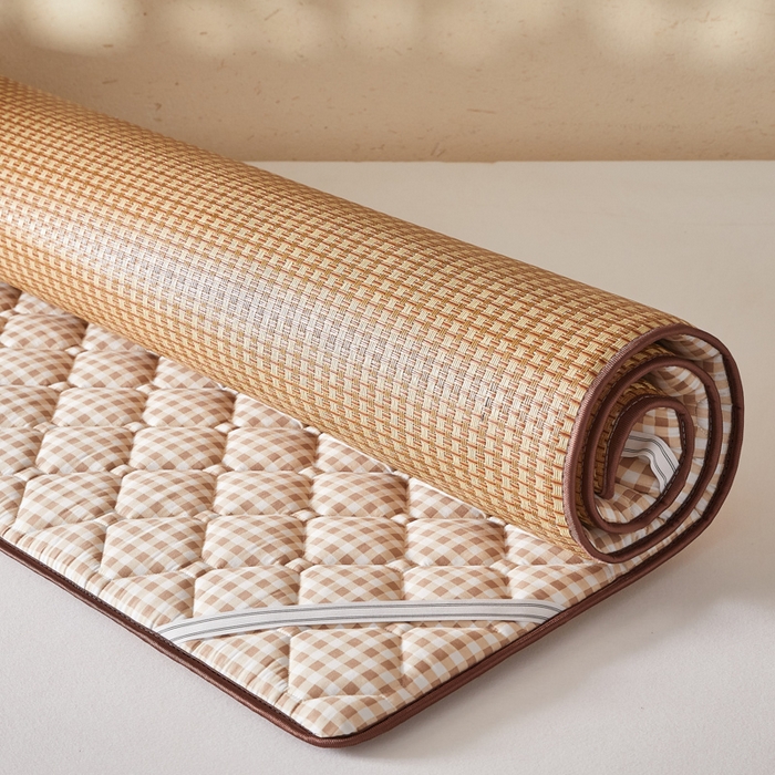 91家纺网 家纺一手货源 找家纺 卡派 2025新款双面可用 冰藤夹棉床褥-大床款 冰藤床褥—咖小格（玉米粒）