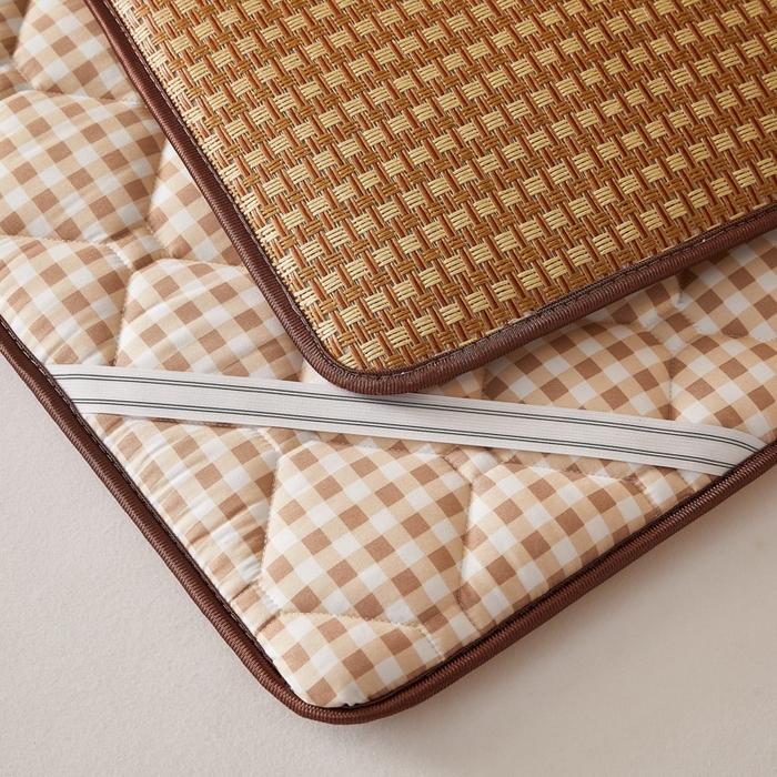 91家纺网 家纺一手货源 找家纺 卡派 2025新款双面可用 冰藤夹棉床褥-大床款 冰藤床褥—咖小格（玉米粒）