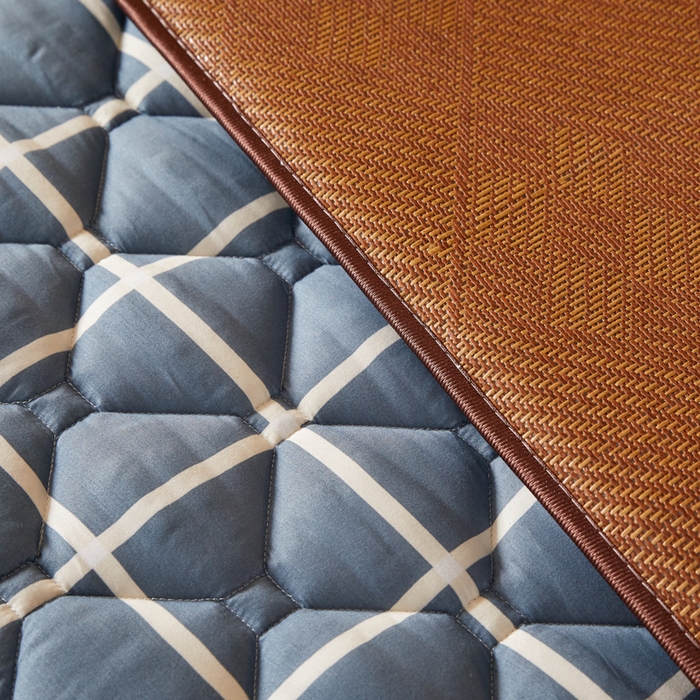 91家纺网 家纺一手货源 找家纺 卡派 2025新款双面可用 冰藤夹棉床褥-大床款 冰藤床褥—蓝大格（九宫格）