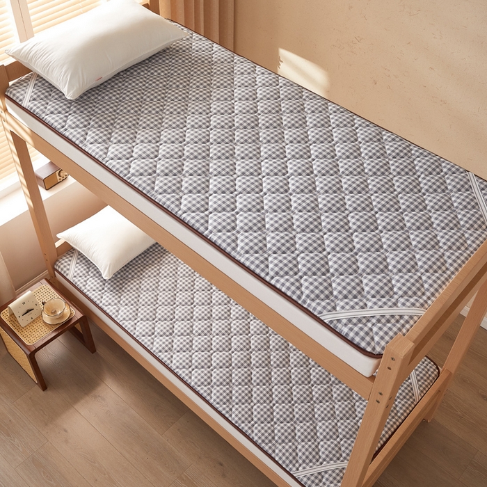 91家纺网 家纺一手货源 找家纺 （总）卡派 2025新款双面可用 冰藤夹棉床褥-单人床款