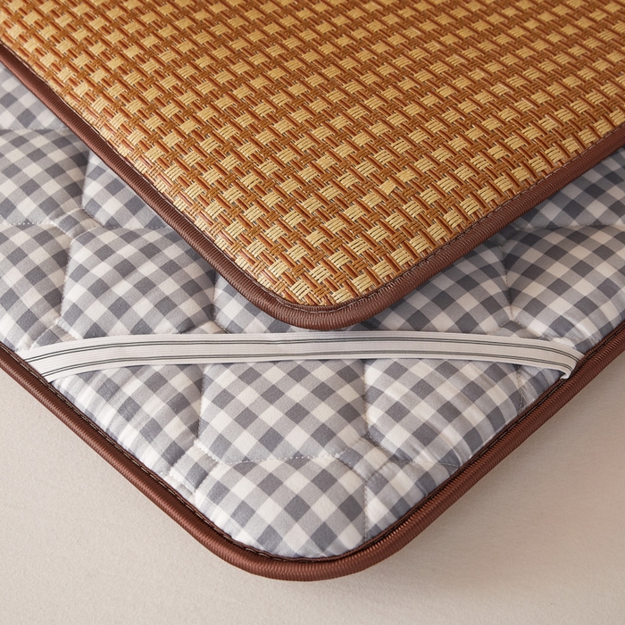 91家纺网 家纺一手货源 找家纺 （总）迪乐妮 2025新款双面可用 冰藤夹棉床褥-单人床款