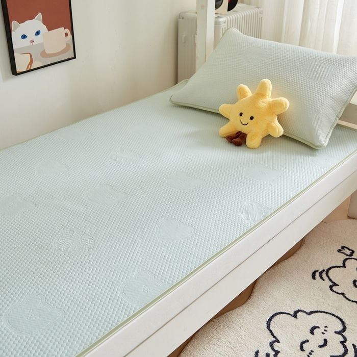 91家纺网 家纺一手货源 找家纺 迪乐妮 2025新款小冰熊豆豆席-单人床款 水绿